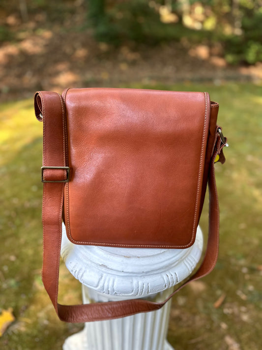 TSACHILA ORGANIZER PURSE